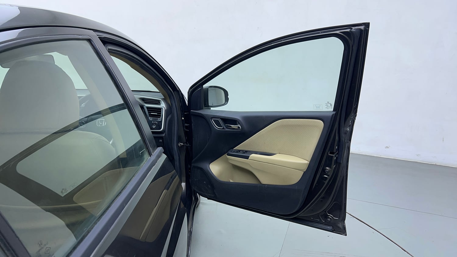 Used 2022 Honda City 4th Generation V Petrol Petrol Manual interior RIGHT FRONT DOOR OPEN VIEW