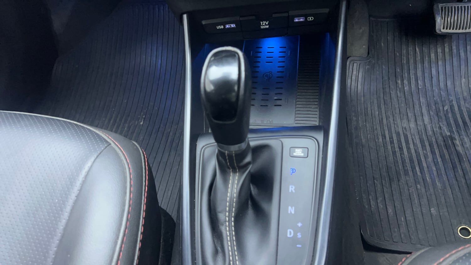 Used 2021 Hyundai i20 Asta 1.2 IVT Petrol Automatic interior GEAR  KNOB VIEW