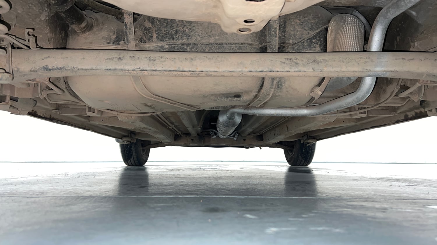 Used 2013 Maruti Suzuki Swift VXi Petrol Manual extra REAR UNDERBODY VIEW (TAKEN FROM REAR)