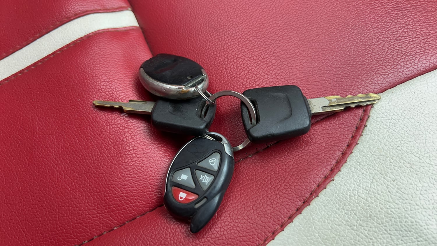 Used 2016 Datsun Redi-GO T (O) Petrol Manual extra CAR KEY VIEW