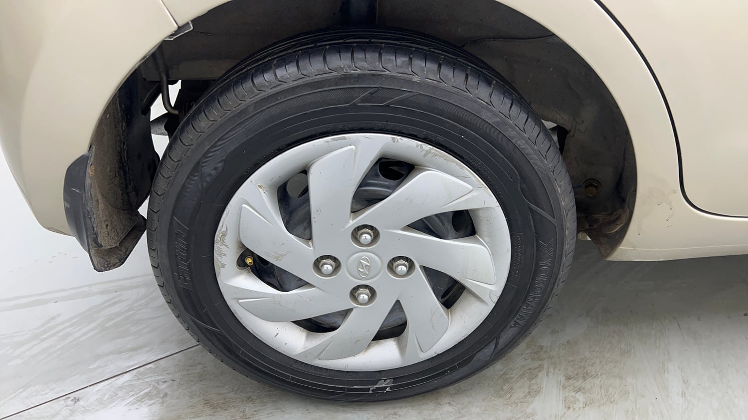 Used 2020 Hyundai Santro Asta Petrol Manual tyres RIGHT REAR TYRE RIM VIEW