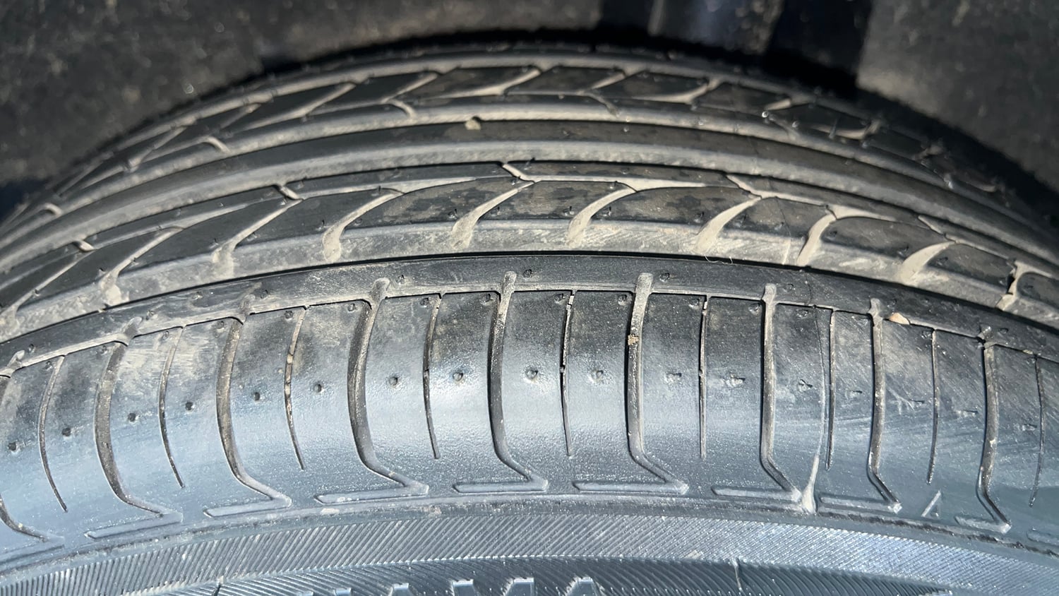 Used 2018 Maruti Suzuki Baleno Delta 1.2 Petrol Manual tyres LEFT REAR TYRE TREAD VIEW