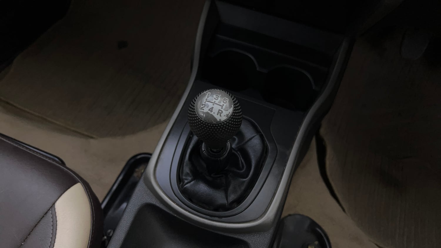Used 2016 Honda City V Petrol Manual interior GEAR  KNOB VIEW