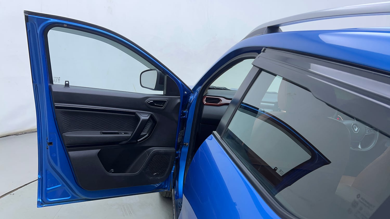 Used 2022 Renault Kiger RXZ Turbo CVT Petrol Automatic interior LEFT FRONT DOOR OPEN VIEW