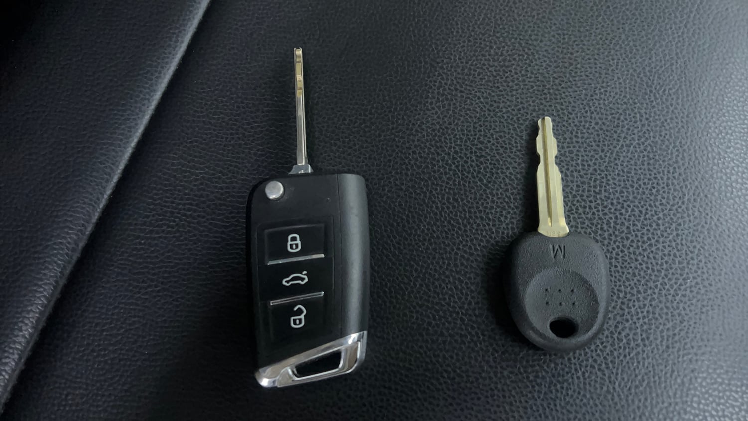 Used 2014 Hyundai i20 Sportz 1.2 Petrol Manual extra CAR KEY VIEW