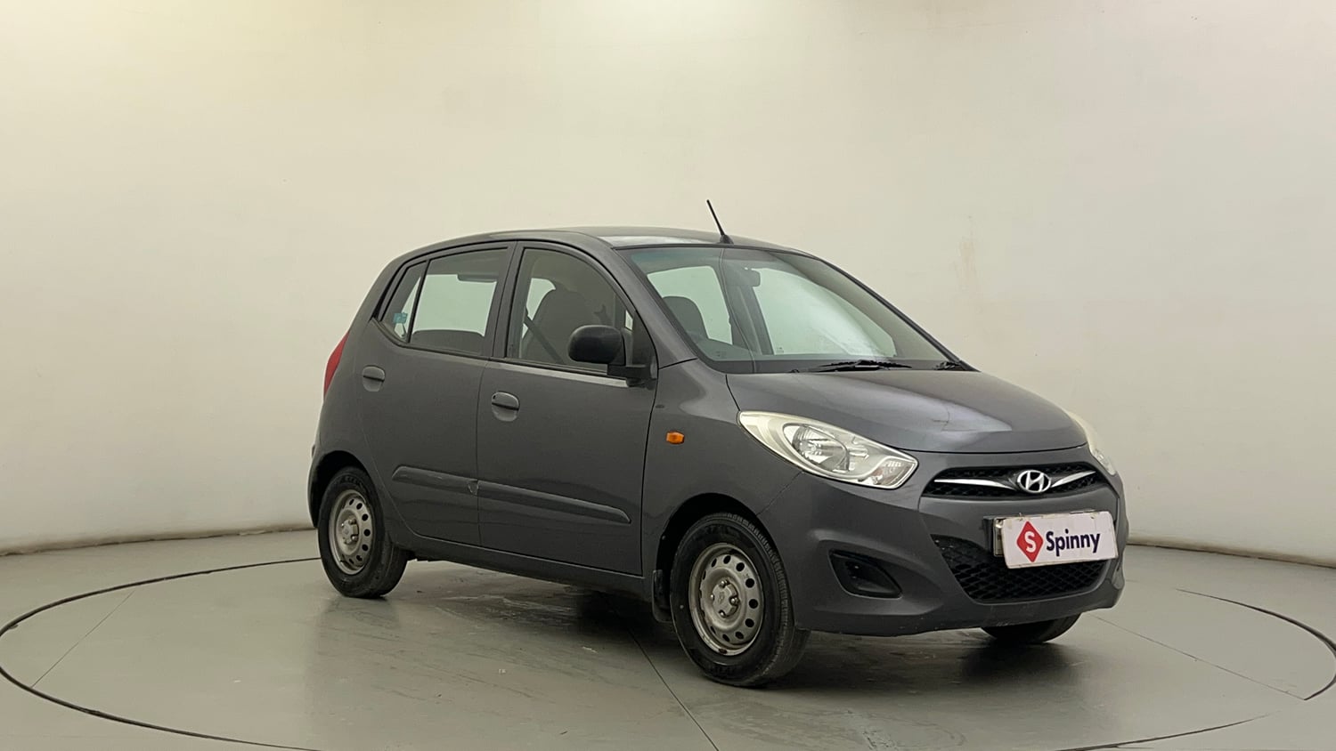 Used 2014 Hyundai i10 Magna 1.1 iRDE2 Petrol Manual exterior RIGHT FRONT CORNER VIEW