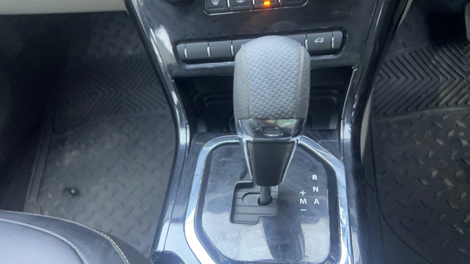 Used 2023 Tata Nexon XZA Plus (S) Petrol Automatic interior GEAR  KNOB VIEW