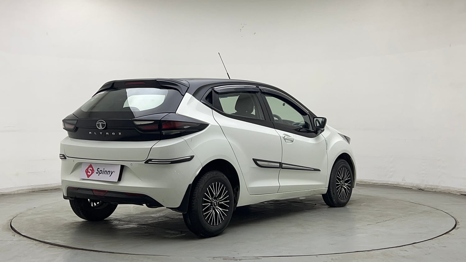 Used 2022 Tata Altroz XE Petrol Petrol Manual exterior RIGHT REAR CORNER VIEW