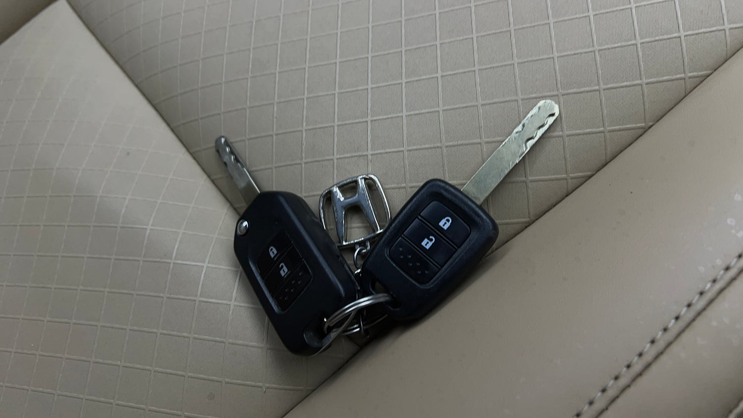 Used 2021 Honda City 4th Generation SV Petrol Petrol Manual extra CAR KEY VIEW