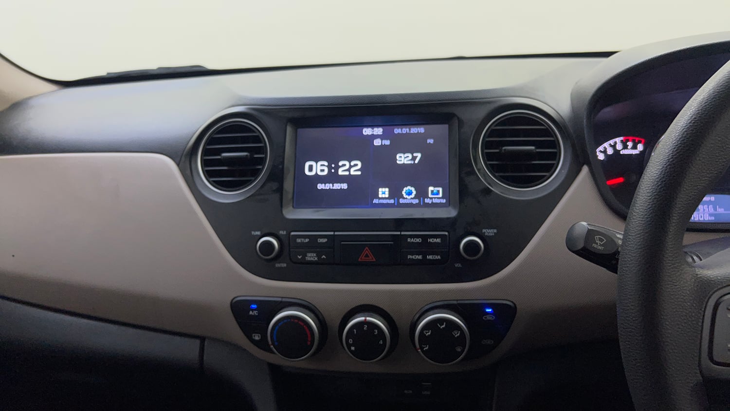 Used 2019 Hyundai Grand i10 Sportz 1.2 Kappa VTVT Petrol Manual top_features Integrated (in-dash) music system