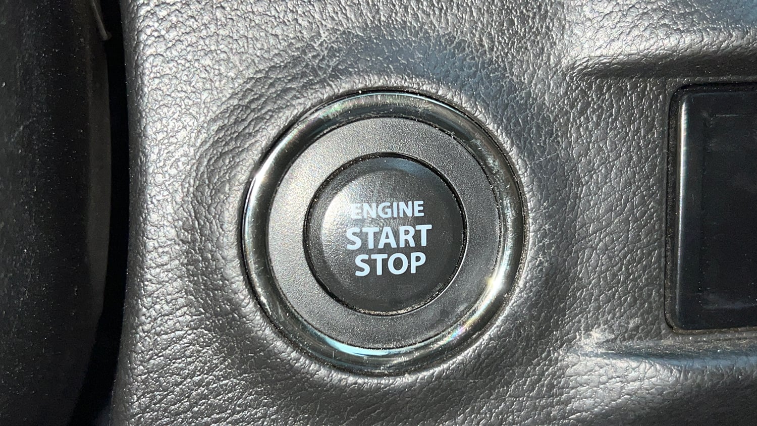 Used 2020 maruti-suzuki Vitara Brezza VXi Petrol Manual top_features Keyless start