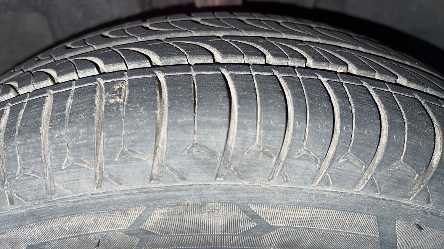 Used 2016 Datsun Redi-GO T (O) Petrol Manual tyres RIGHT FRONT TYRE TREAD VIEW