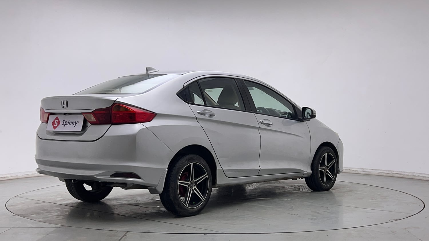 Used 2015 Honda City V Petrol Manual exterior RIGHT REAR CORNER VIEW