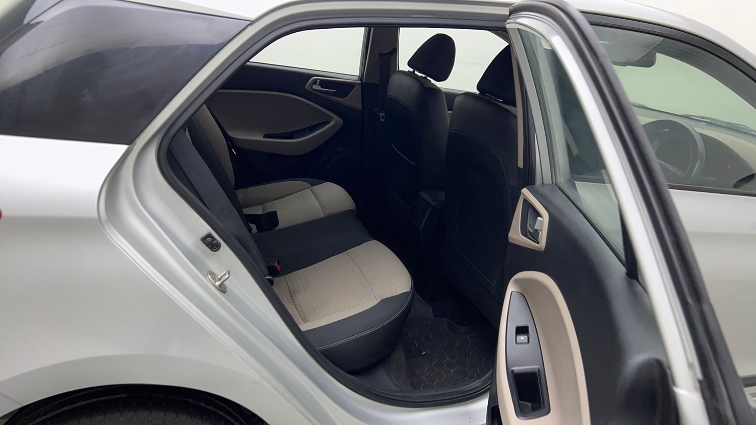 Used 2017 Hyundai Elite i20 Sportz 1.2 Petrol Manual interior RIGHT SIDE REAR DOOR CABIN VIEW