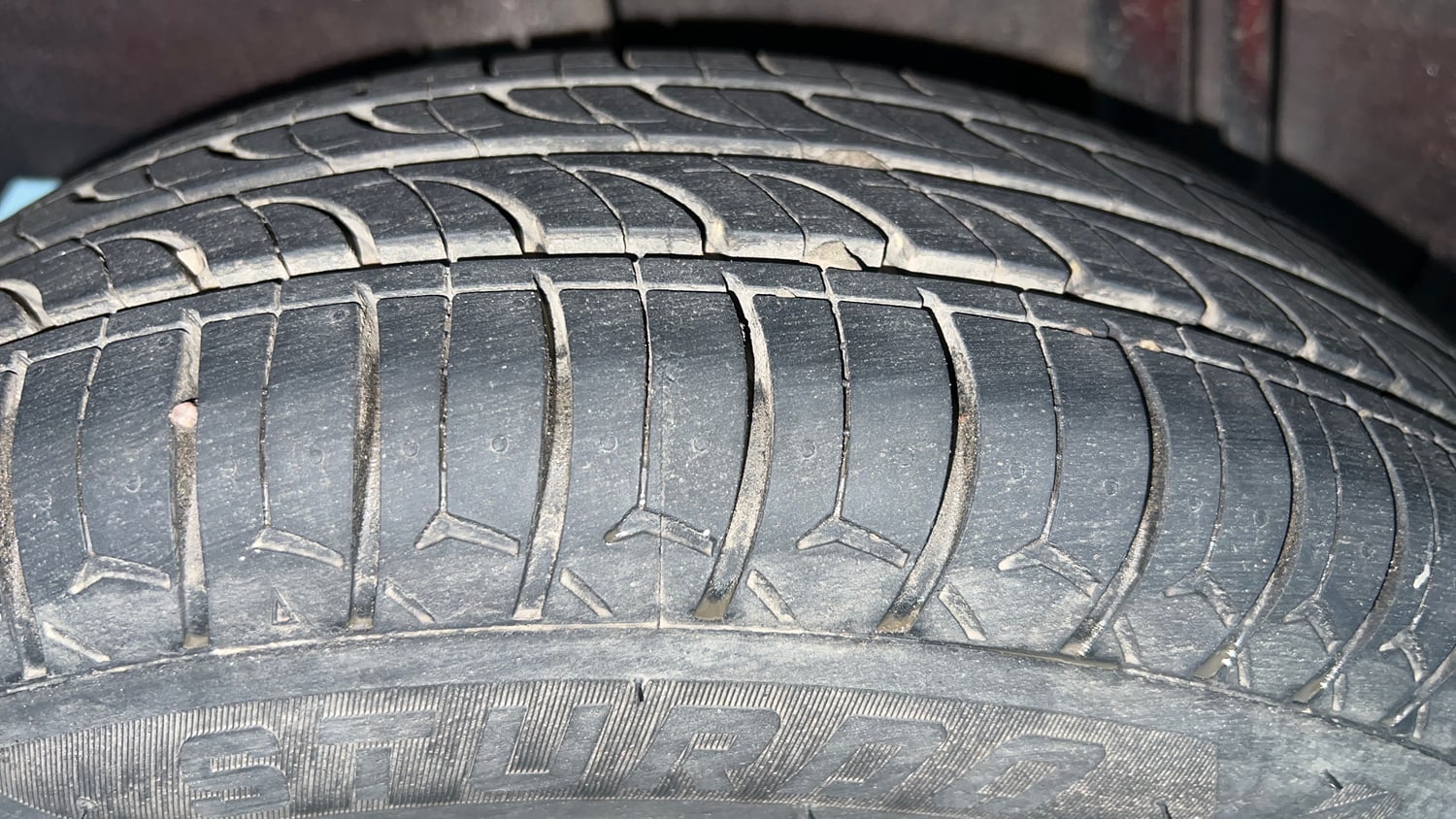 Used 2016 Datsun Redi-GO T (O) Petrol Manual tyres RIGHT REAR TYRE TREAD VIEW