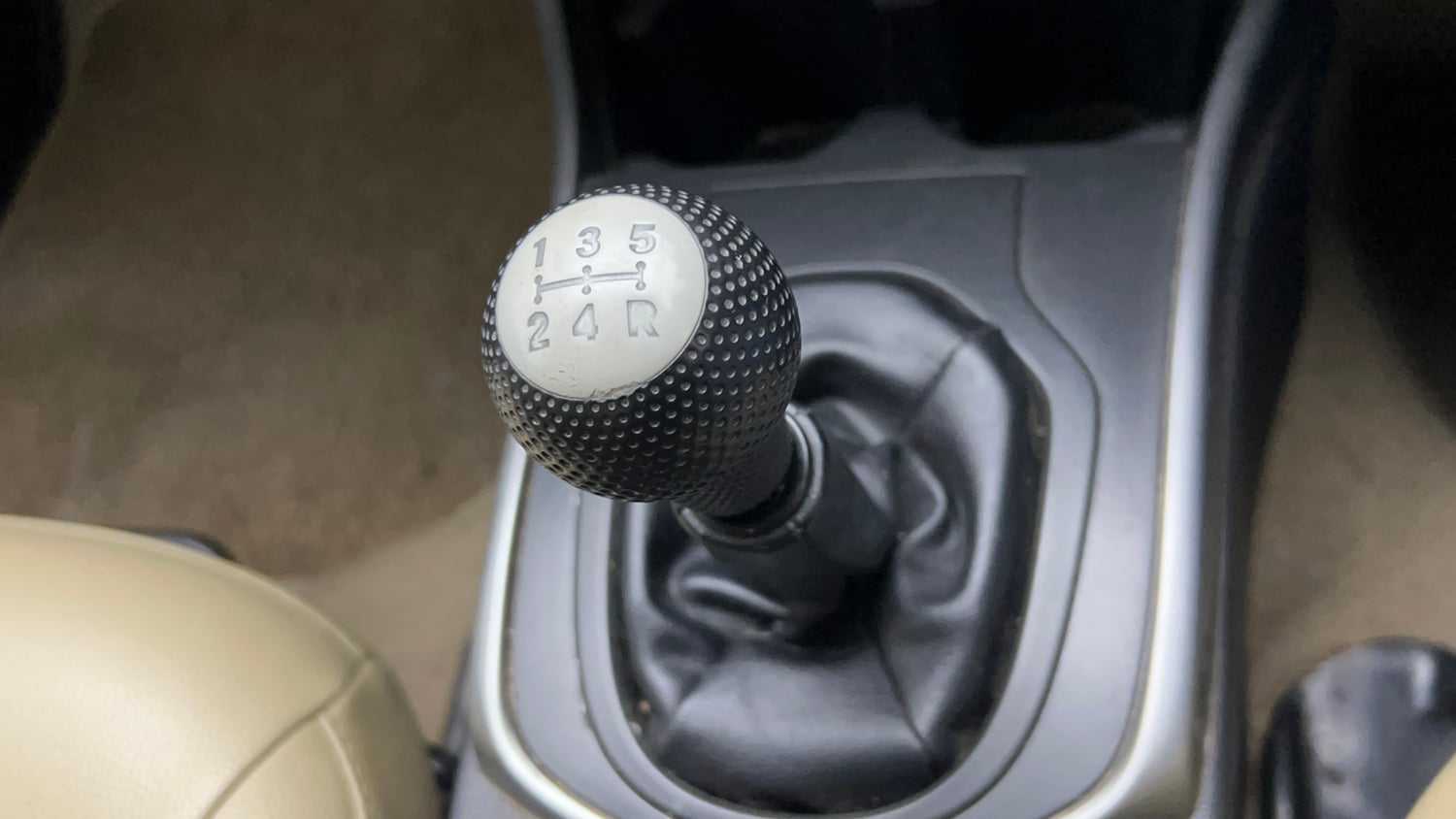Used 2015 Honda City V Petrol Manual interior GEAR  KNOB VIEW