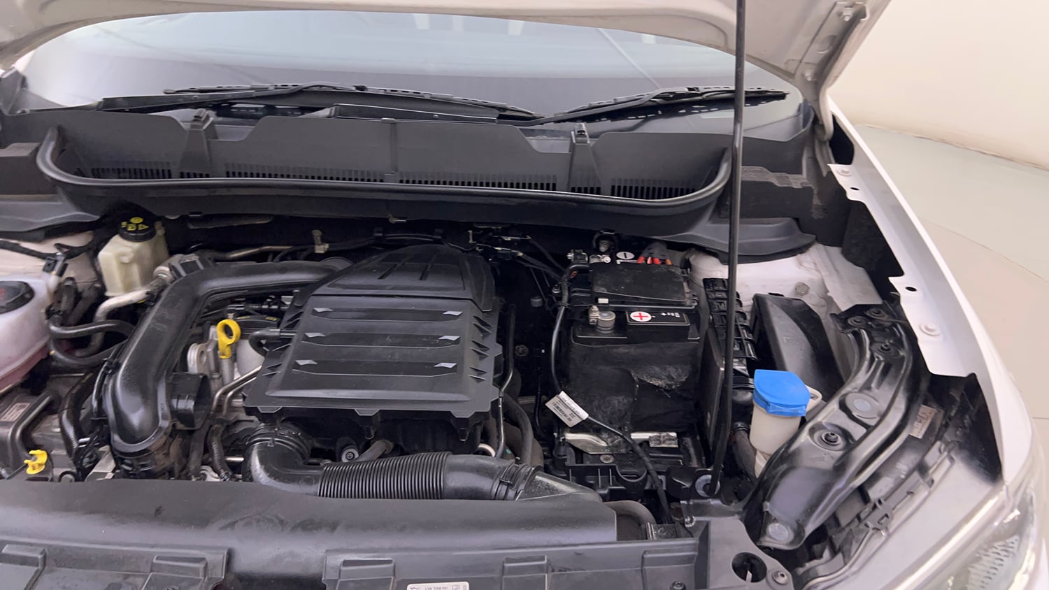 Used 2022 Volkswagen Taigun Topline 1.0 TSI AT Petrol Automatic engine ENGINE LEFT SIDE HINGE & APRON VIEW