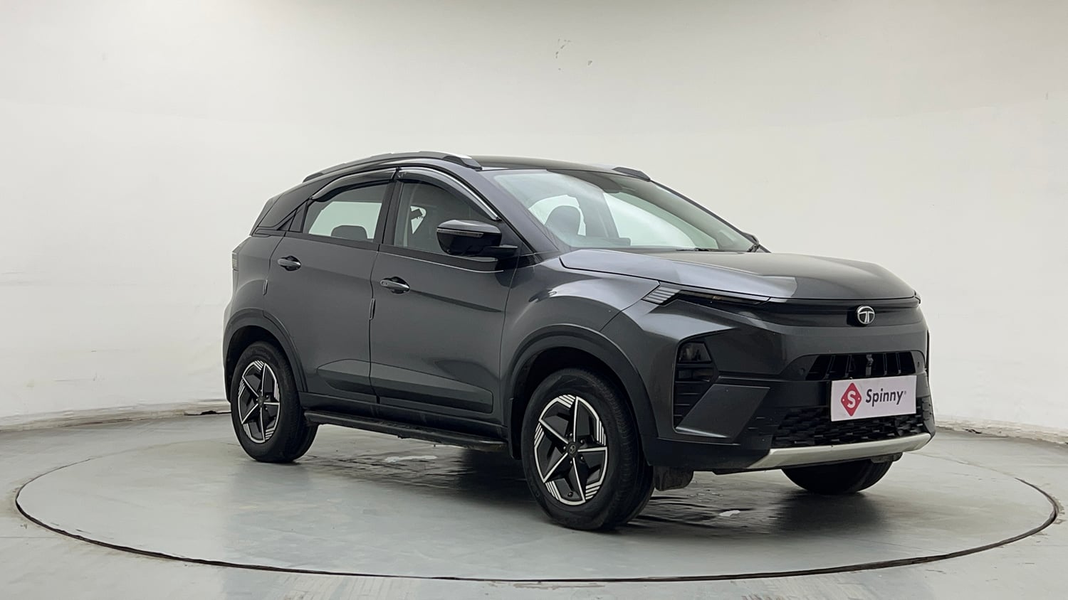 Used 2024 Tata Nexon Creative Plus 1.2 iCNG Cng Manual exterior RIGHT FRONT CORNER VIEW