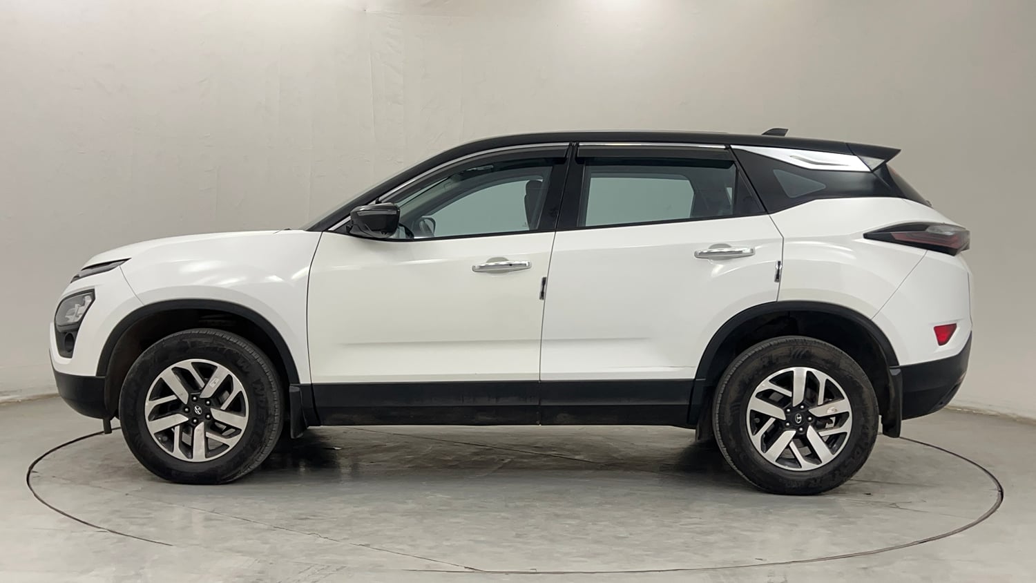 Used 2023 Tata Harrier XZA Plus Dual Tone Diesel Automatic exterior LEFT SIDE VIEW