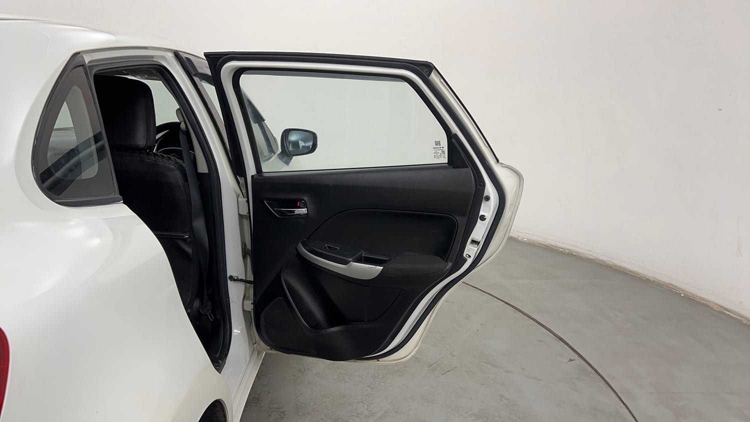 Used 2017 Maruti Suzuki Baleno Delta 1.2 Petrol Manual interior RIGHT REAR DOOR OPEN VIEW