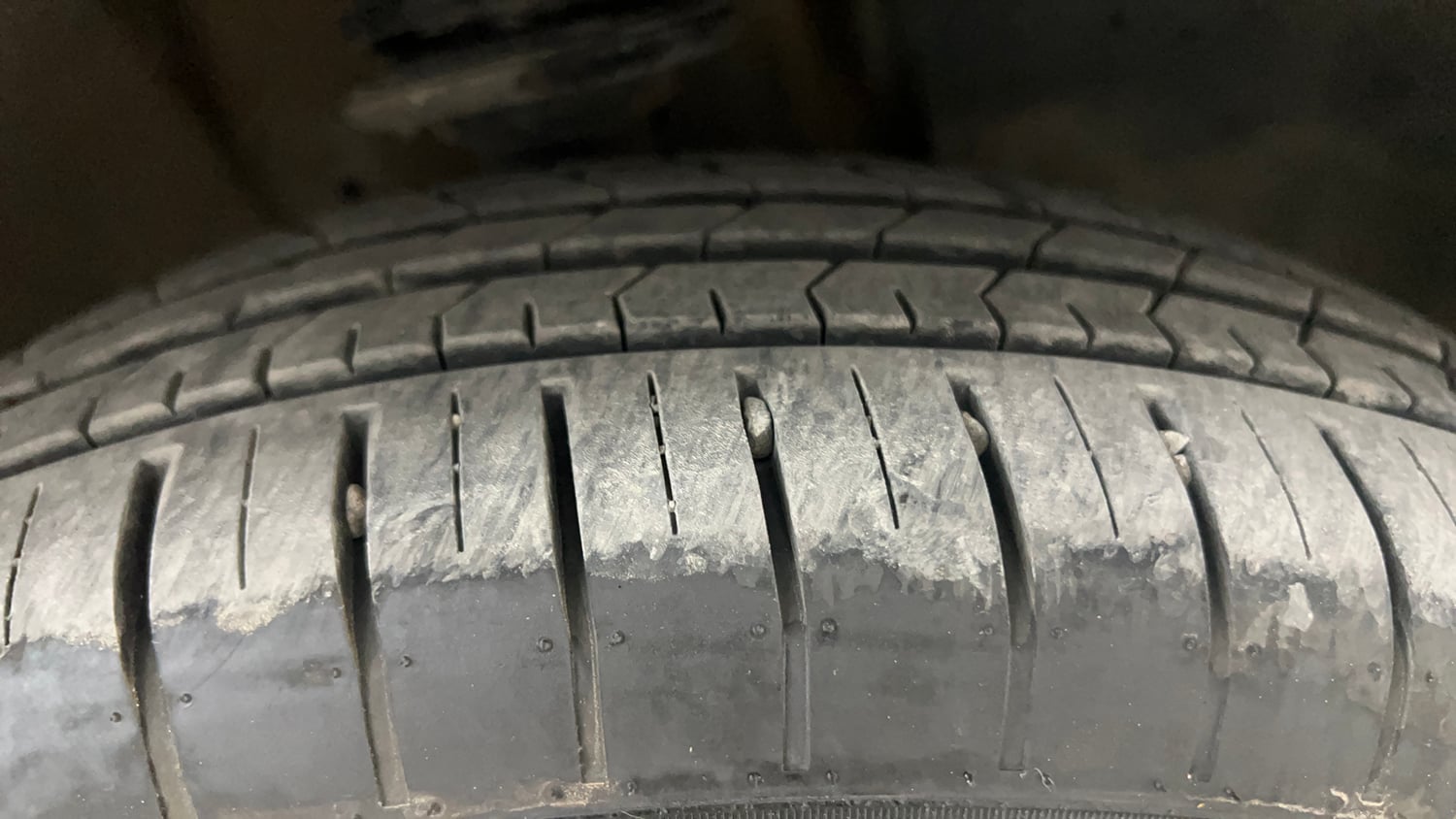 Used 2021 Maruti Suzuki Ignis Sigma 1.2 MT Petrol Manual tyres RIGHT FRONT TYRE TREAD VIEW