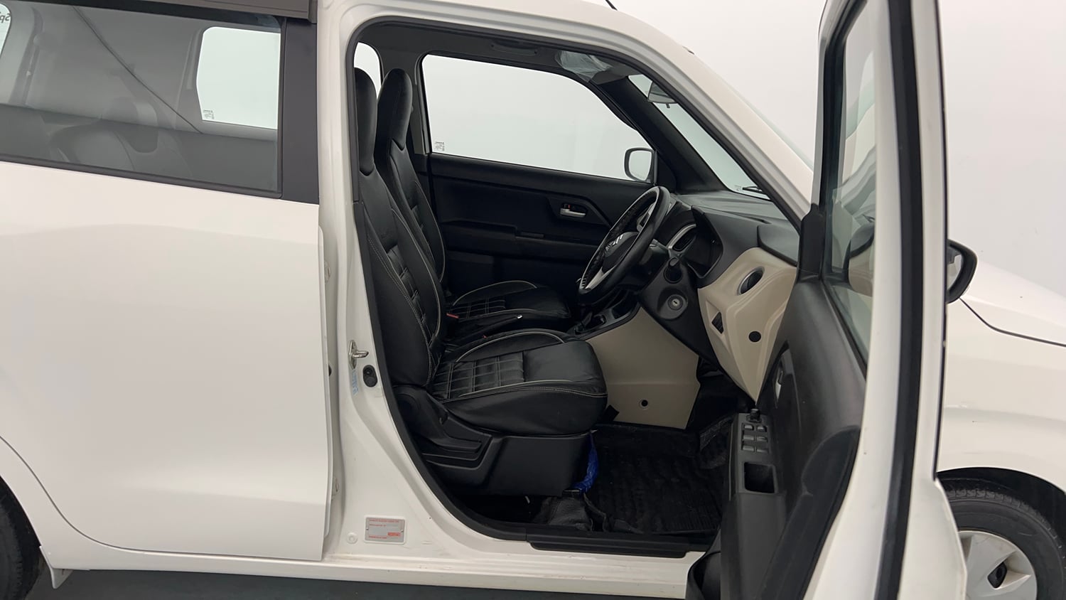 Used 2021 Maruti Suzuki Wagon R ZXi 1.2 Petrol Manual interior RIGHT SIDE FRONT DOOR CABIN VIEW