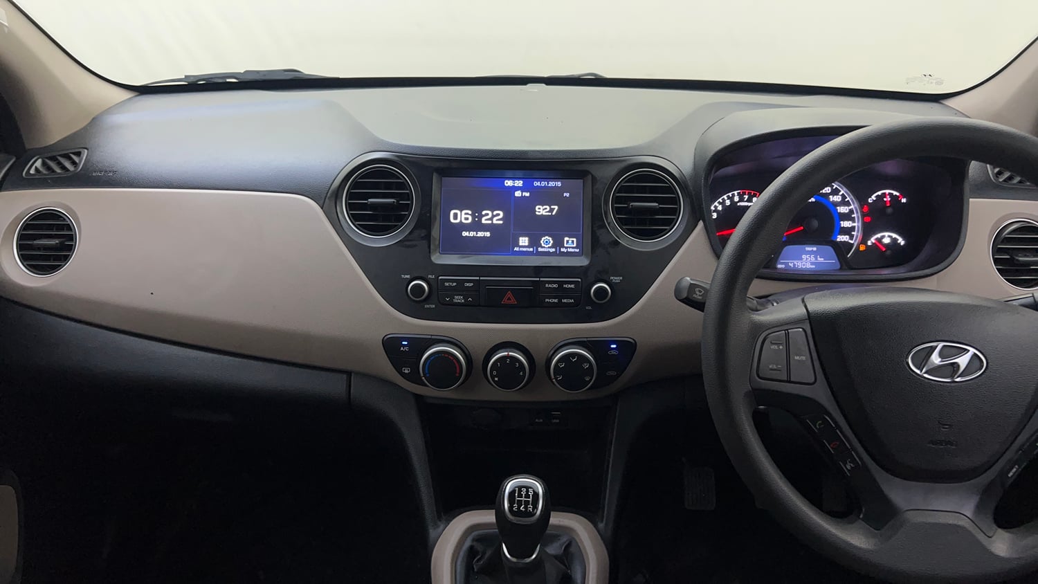 Used 2019 Hyundai Grand i10 Sportz 1.2 Kappa VTVT Petrol Manual interior MUSIC SYSTEM & AC CONTROL VIEW