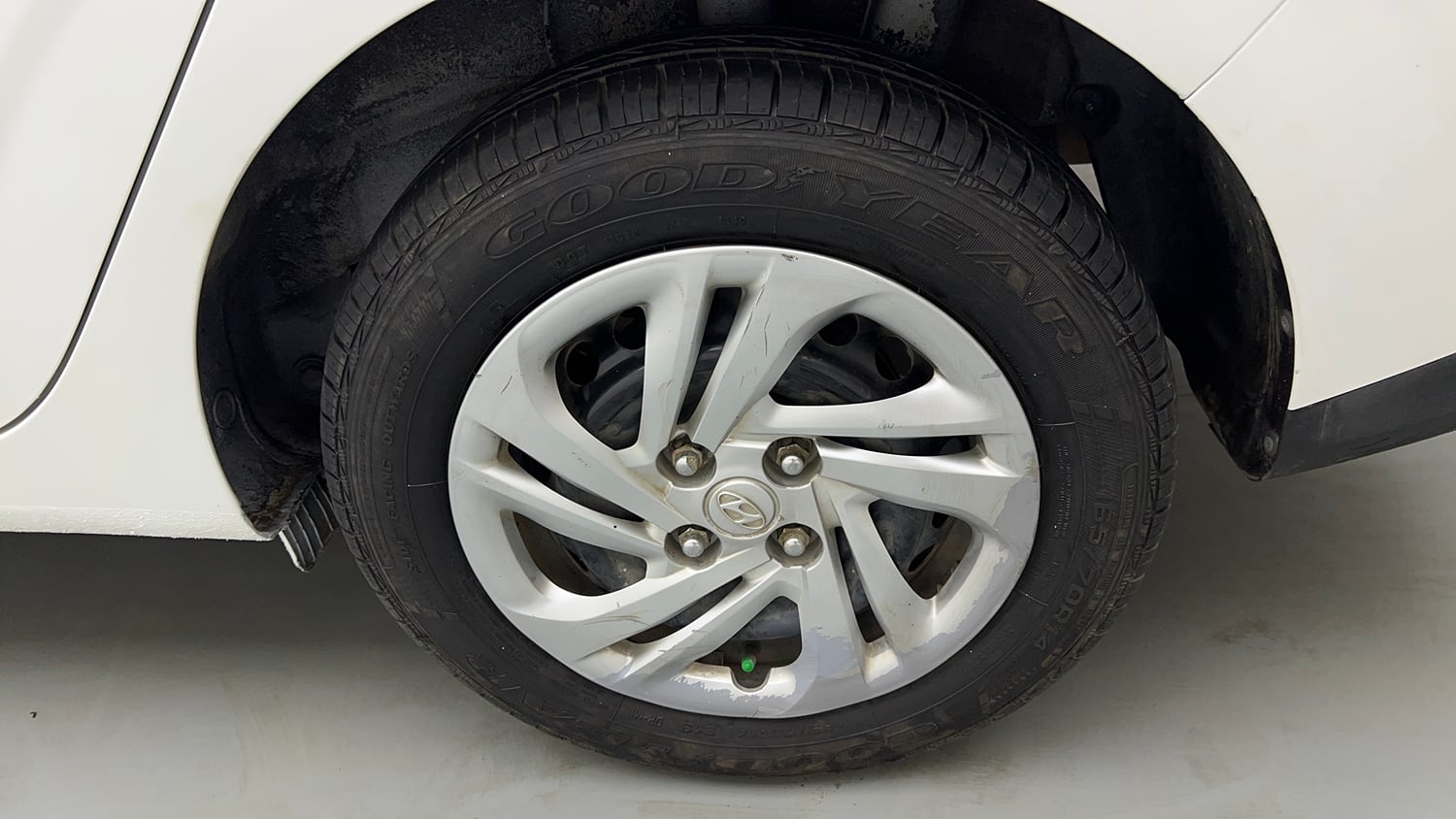 Used 2022 Hyundai Aura S 1.2 CNG Cng Manual tyres LEFT REAR TYRE RIM VIEW