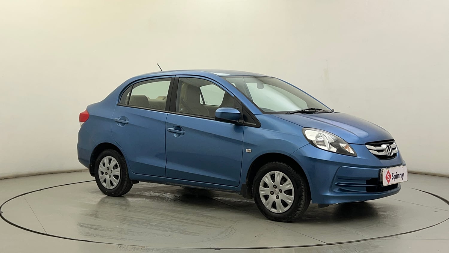 Used 2014 Honda Amaze 1.2 S i-VTEC Petrol Manual exterior RIGHT FRONT CORNER VIEW