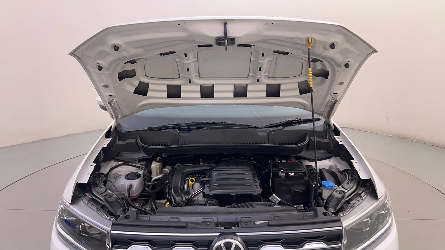Used 2022 Volkswagen Taigun Topline 1.0 TSI AT Petrol Automatic engine ENGINE & BONNET OPEN FRONT VIEW