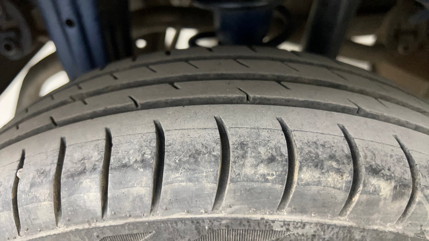 Used 2016 Maruti Suzuki Alto 800 Lxi Petrol Manual tyres RIGHT REAR TYRE TREAD VIEW