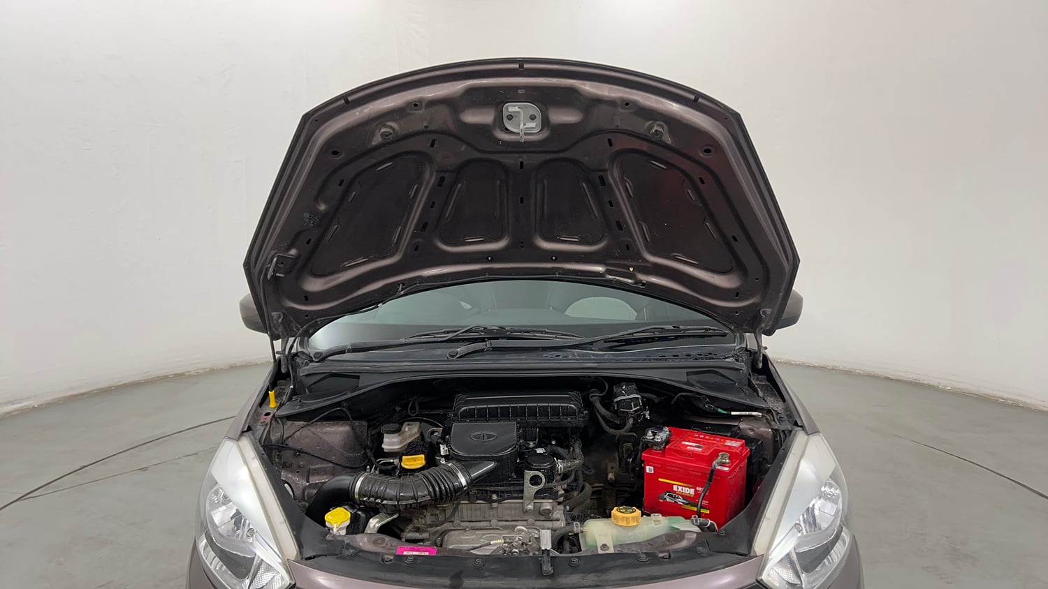 Used 2018 Tata Tiago Revotron XT Petrol Manual engine ENGINE & BONNET OPEN FRONT VIEW
