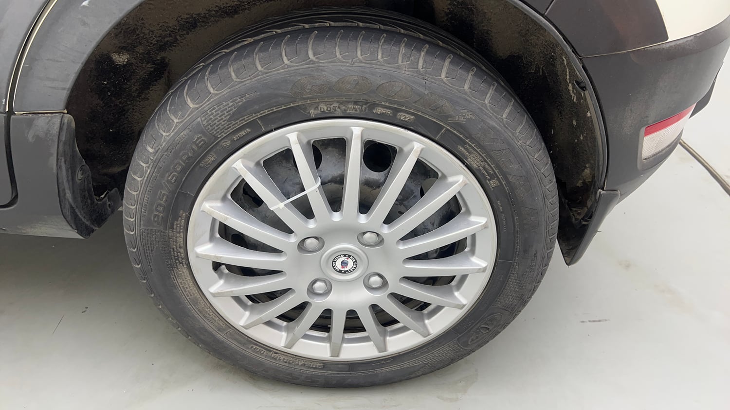 Used 2021 Ford EcoSport Trend 1.5L Ti-VCT Petrol Manual tyres LEFT REAR TYRE RIM VIEW