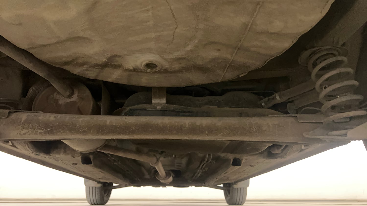 Used 2022 Renault Kwid CLIMBER AMT Petrol Automatic extra REAR UNDERBODY VIEW (TAKEN FROM REAR)