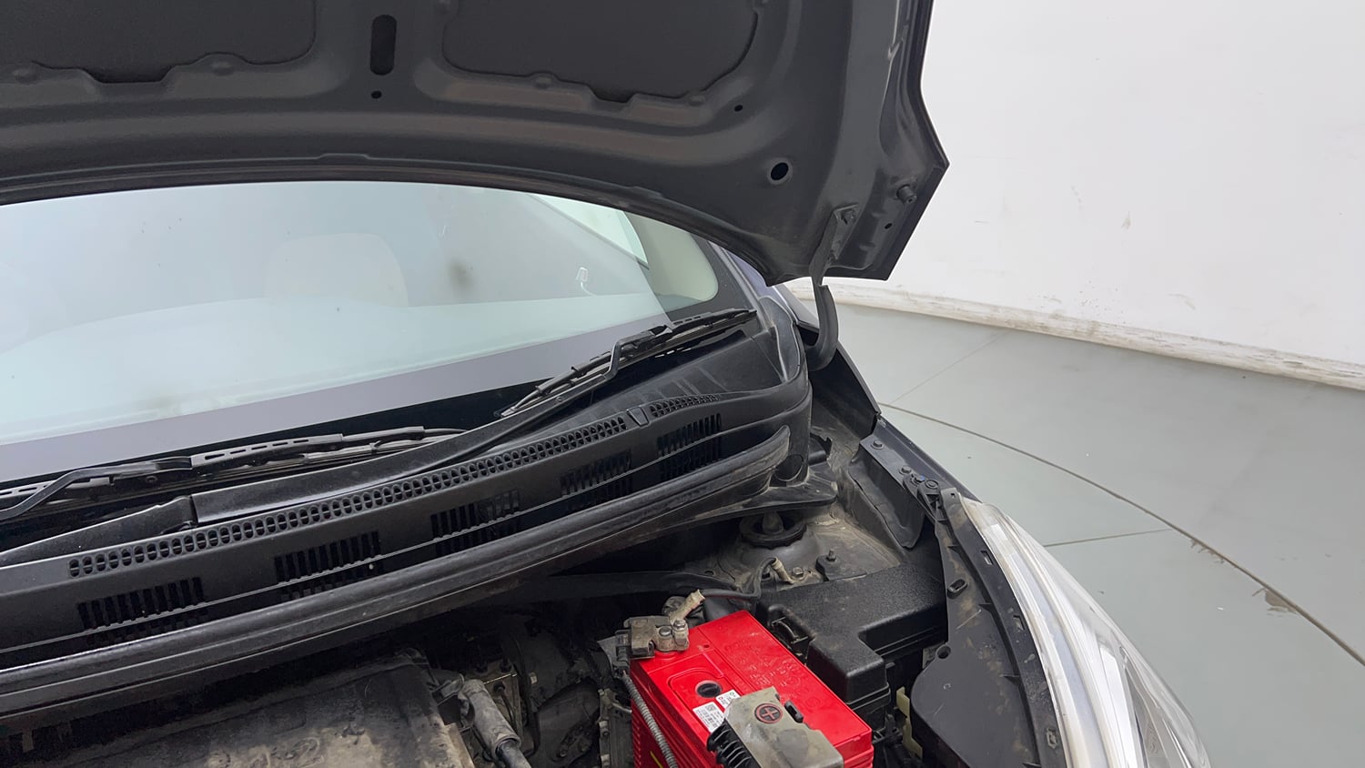 Used 2018 Hyundai Grand i10 Sportz 1.2 Kappa VTVT Petrol Manual engine ENGINE LEFT SIDE HINGE & APRON VIEW