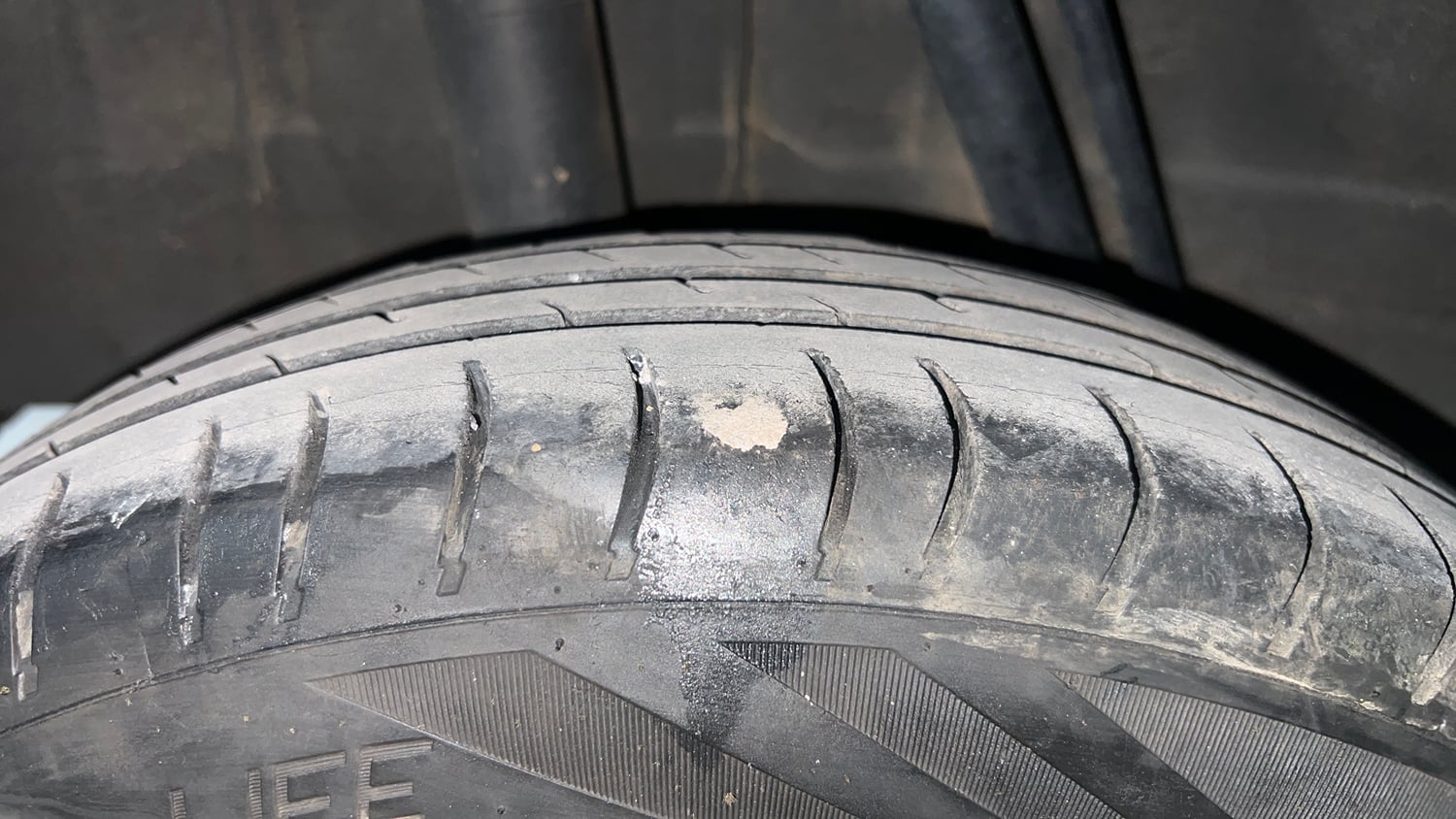 Used 2016 Renault Kwid RXT Petrol Manual tyres RIGHT REAR TYRE TREAD VIEW