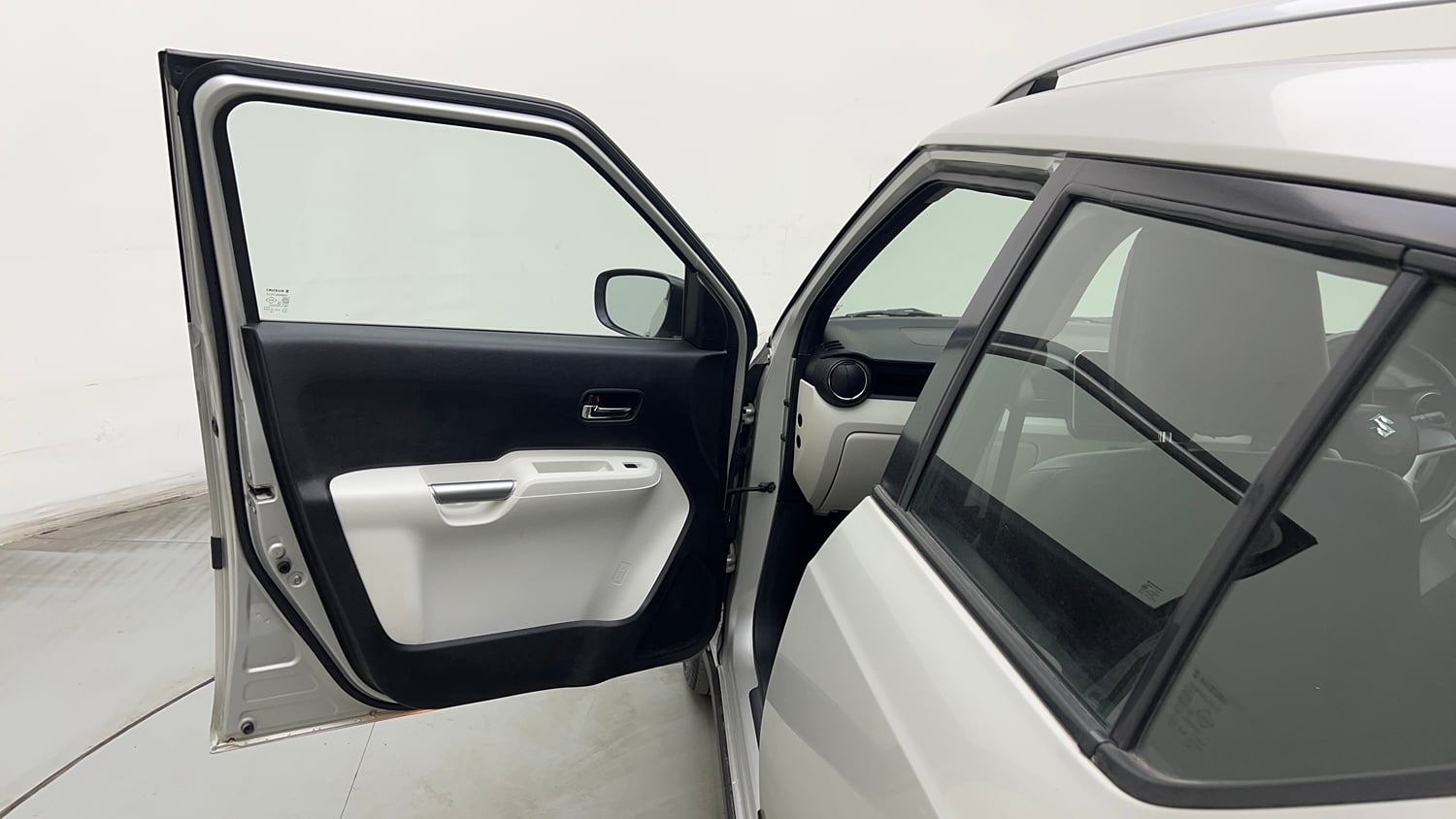 Used 2020 Maruti Suzuki Ignis Alpha 1.2 AMT Petrol Automatic interior LEFT FRONT DOOR OPEN VIEW