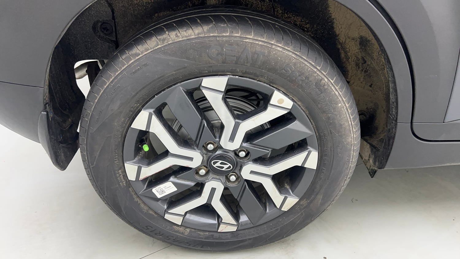 Used 2023 Hyundai Exter SX (O) 1.2 MT Petrol Manual tyres RIGHT REAR TYRE RIM VIEW