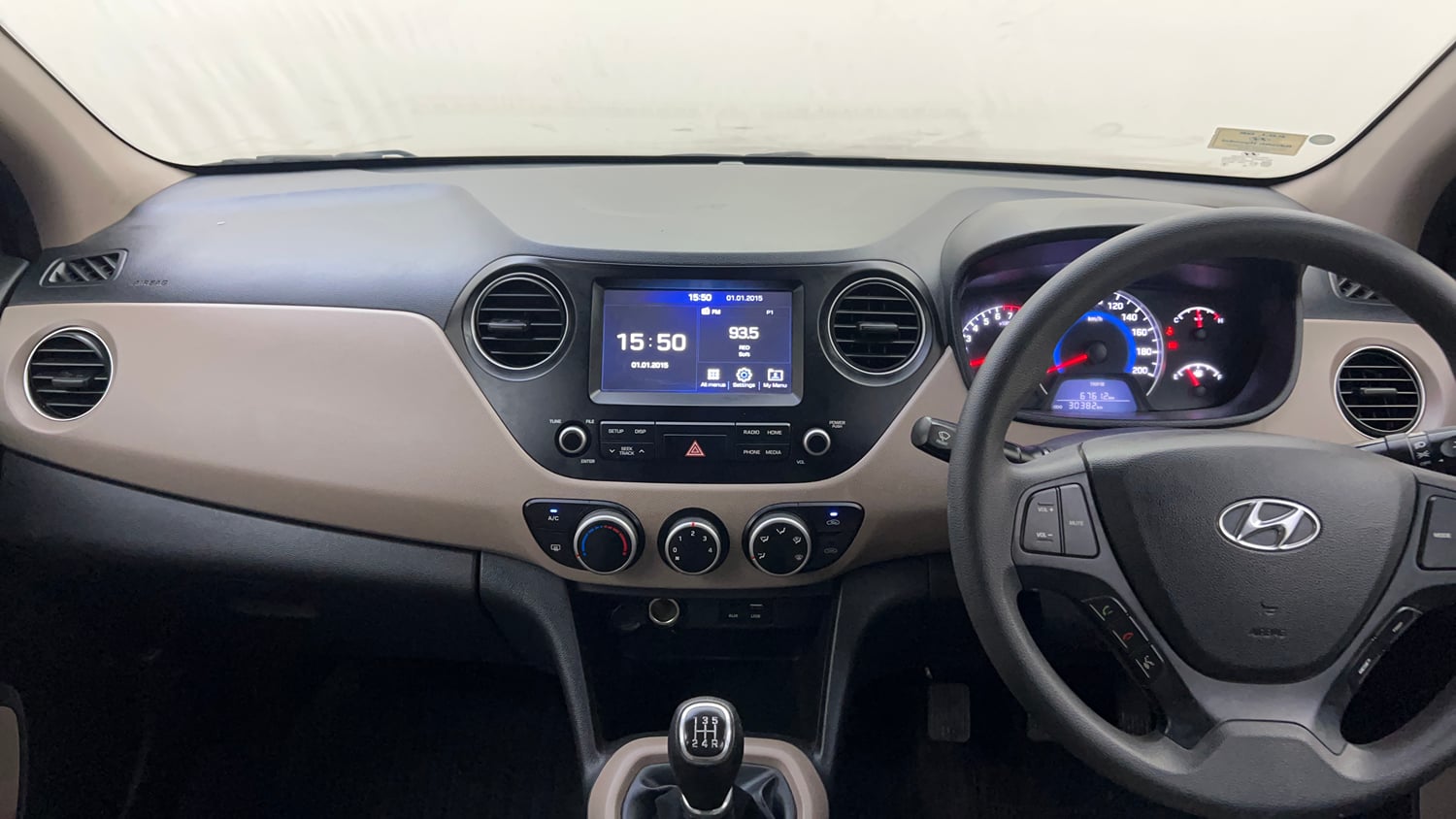 Used 2017 Hyundai Grand i10 Sportz (O) 1.2 Kappa VTVT Petrol Manual interior MUSIC SYSTEM & AC CONTROL VIEW