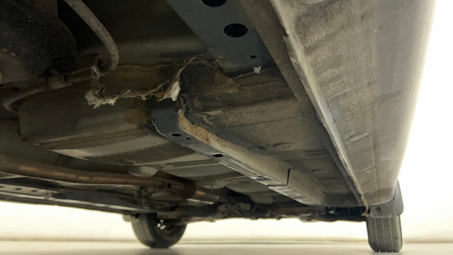 Used 2014 Hyundai i10 Magna 1.1 iRDE2 Petrol Manual extra REAR RIGHT UNDERBODY VIEW