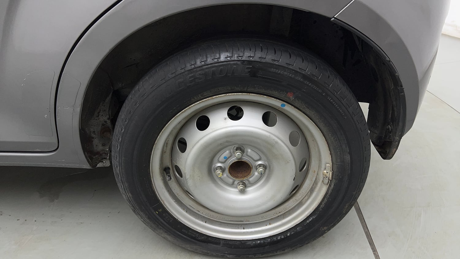 Used 2022 Maruti Suzuki Ignis Sigma 1.2 MT Petrol Manual tyres LEFT REAR TYRE RIM VIEW