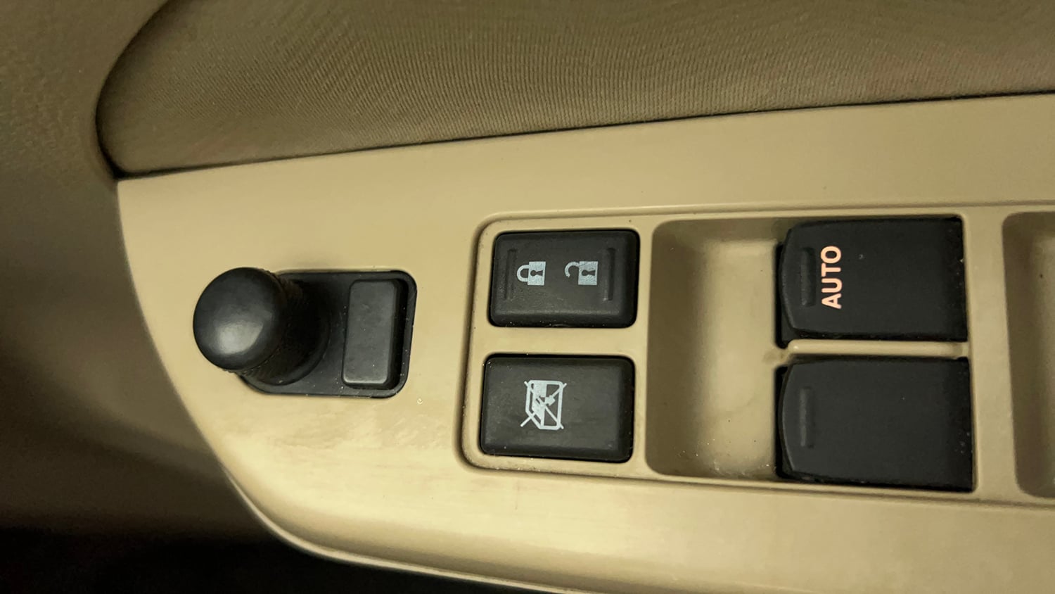Used 2015 Maruti Suzuki Ertiga VXI CNG (Outside Fitted) Cng Manual top_features Adjustable ORVM