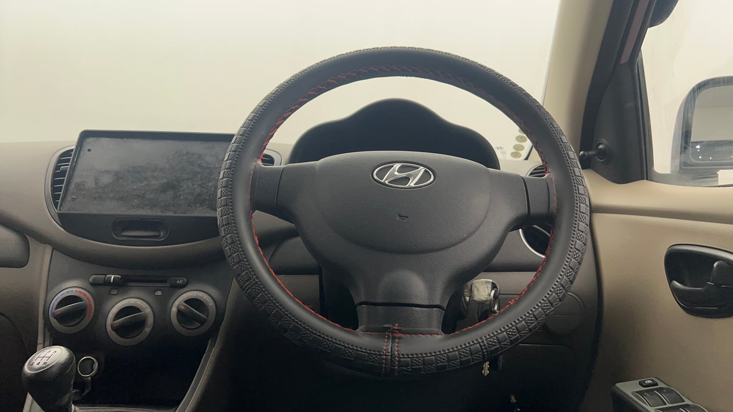 Used 2013 Hyundai i10 Era 1.1 iRDE2 Petrol Manual interior STEERING VIEW