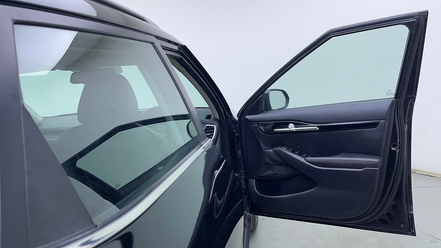 Used 2019 kia Seltos GTX DCT 1.4 Petrol Automatic interior RIGHT FRONT DOOR OPEN VIEW