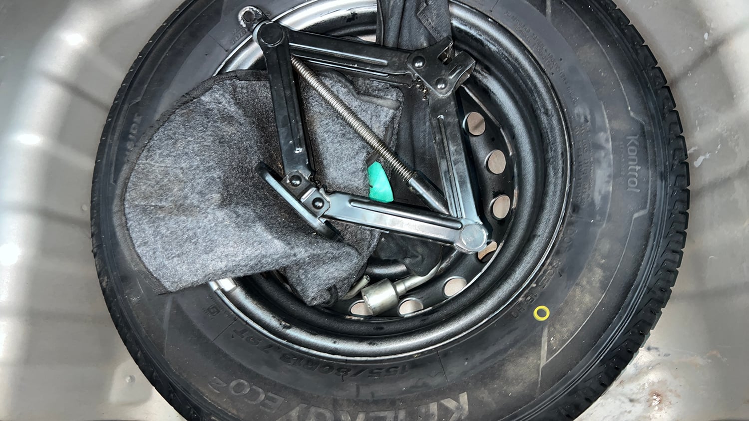 Used 2020 Hyundai Santro Asta Petrol Manual tyres SPARE TYRE VIEW
