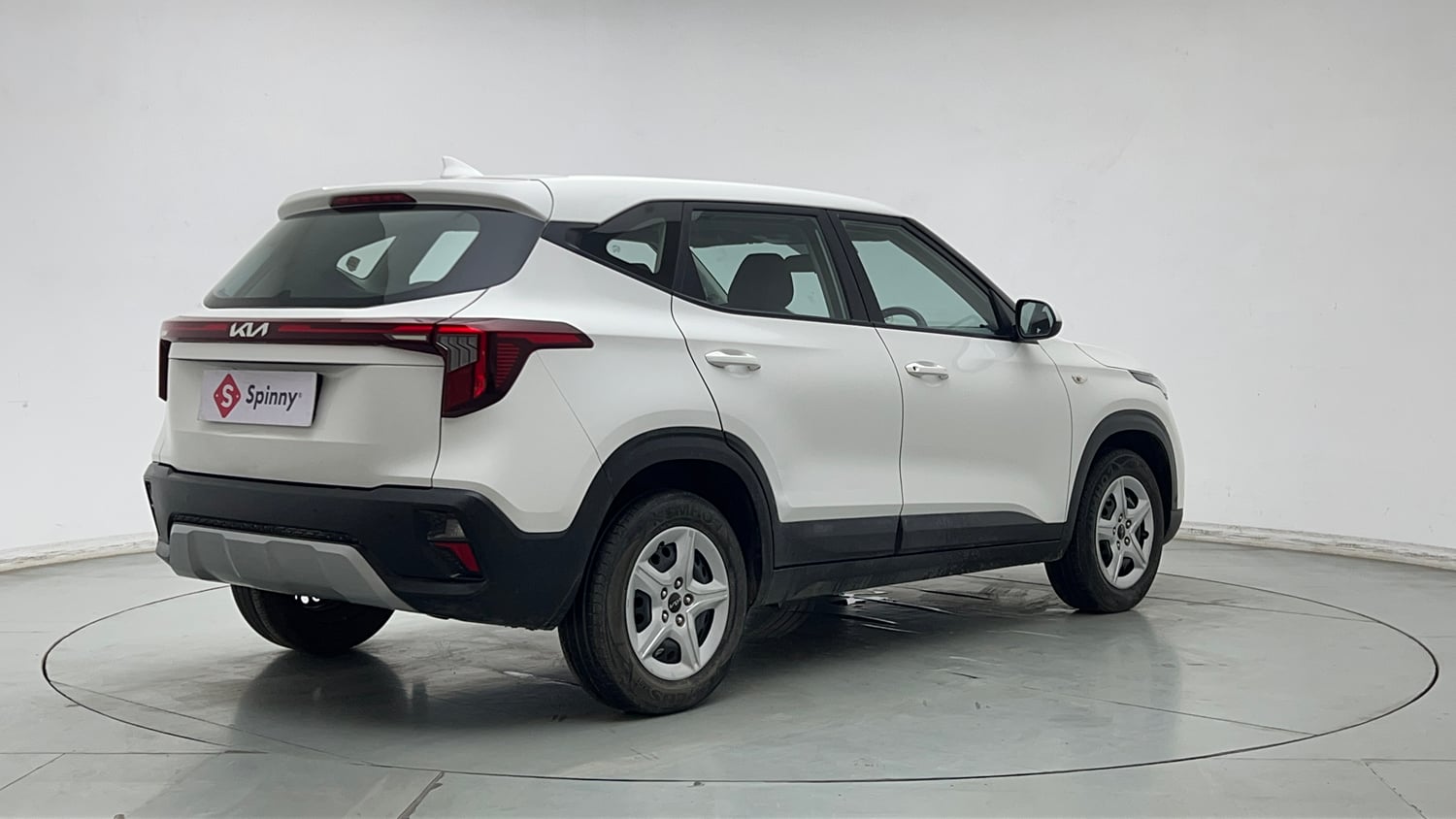 Used 2024 Kia Seltos HTE 1.5 Diesel MT Diesel Manual exterior RIGHT REAR CORNER VIEW