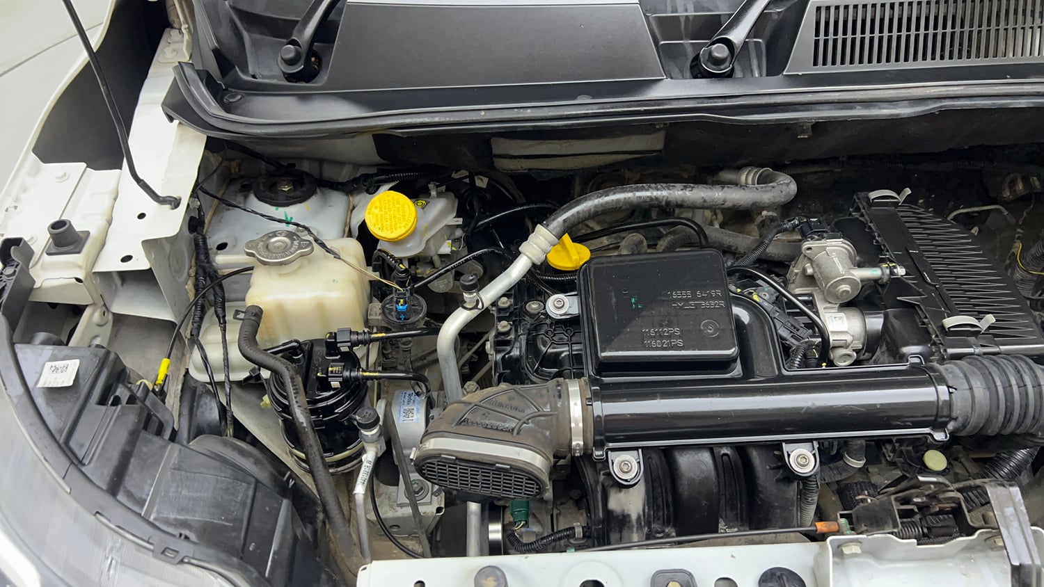 Used 2022 Renault Triber RXE Petrol Manual engine ENGINE RIGHT SIDE VIEW
