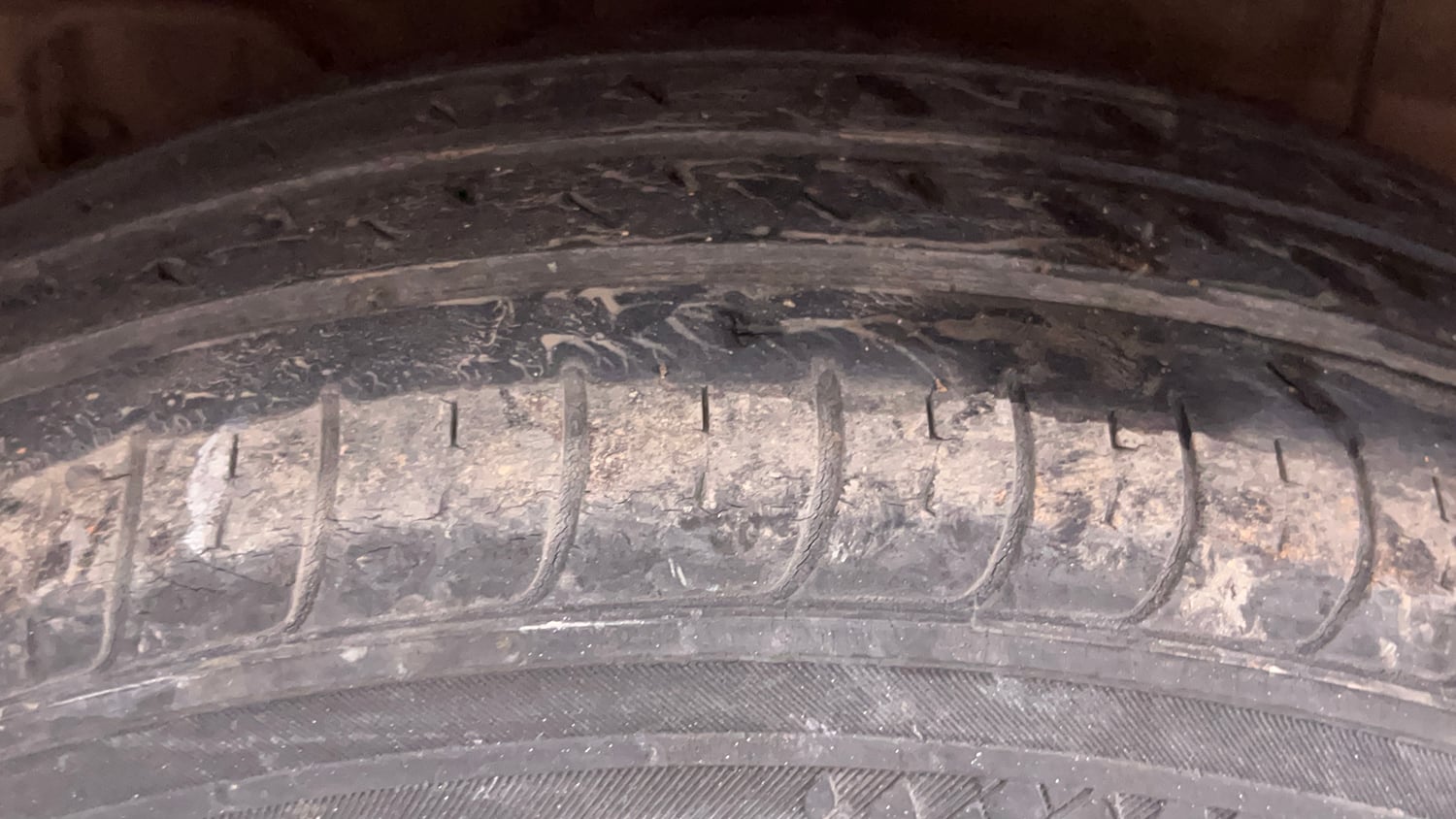 Used 2020 Hyundai Elite i20 Magna Plus 1.2 Petrol Manual tyres RIGHT REAR TYRE TREAD VIEW
