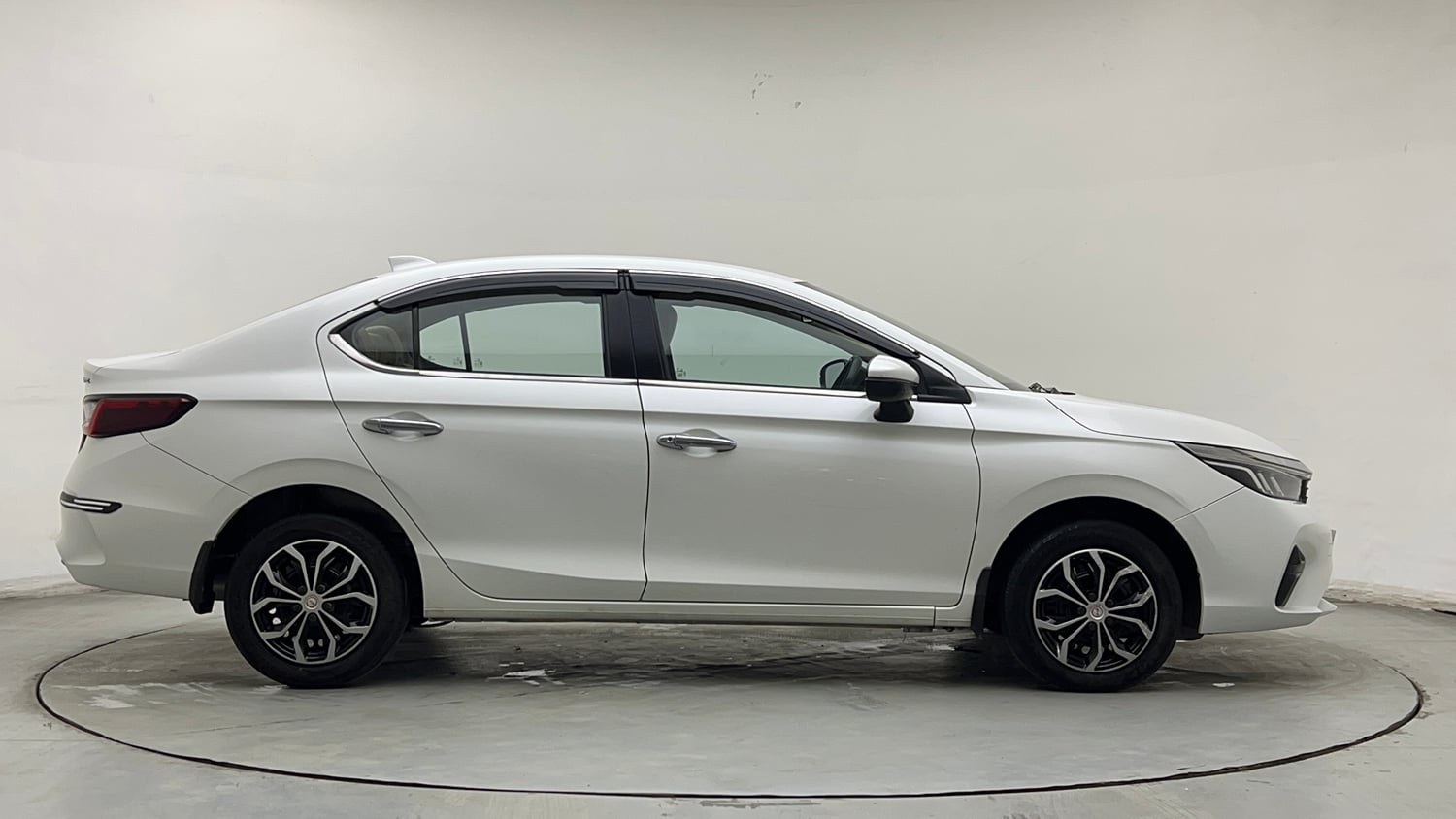 Used 2024 Honda City SV Petrol MT Petrol Manual exterior RIGHT SIDE VIEW