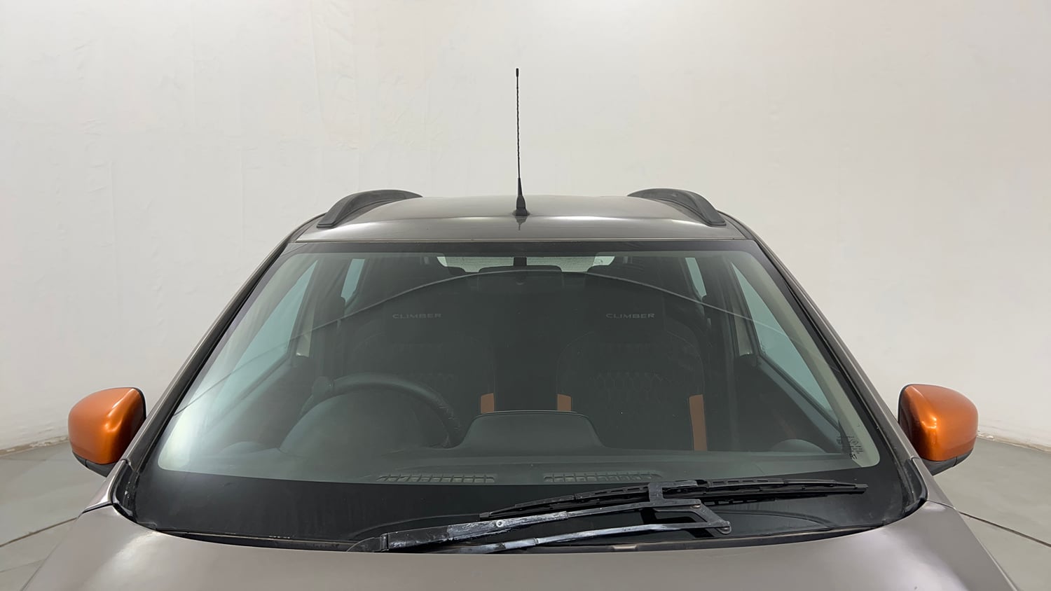 Used 2017 Renault Kwid CLIMBER 1.0 Petrol Manual exterior FRONT WINDSHIELD VIEW